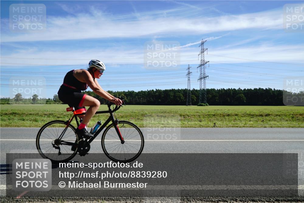 07.09.2025 - 19. Norderstedt Triathlon Michael Burmester http://msf.ph/oto/8839280 07.09.2025 12:11:51 Radfahren 1350, 1351, 1381 meine-sportfotos.de