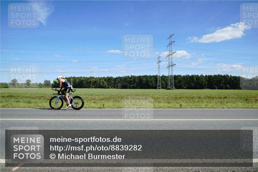 07.09.2025 - 19. Norderstedt Triathlon Michael Burmester http://msf.ph/oto/8839282 07.09.2025 14:21:18 Radfahren  meine-sportfotos.de