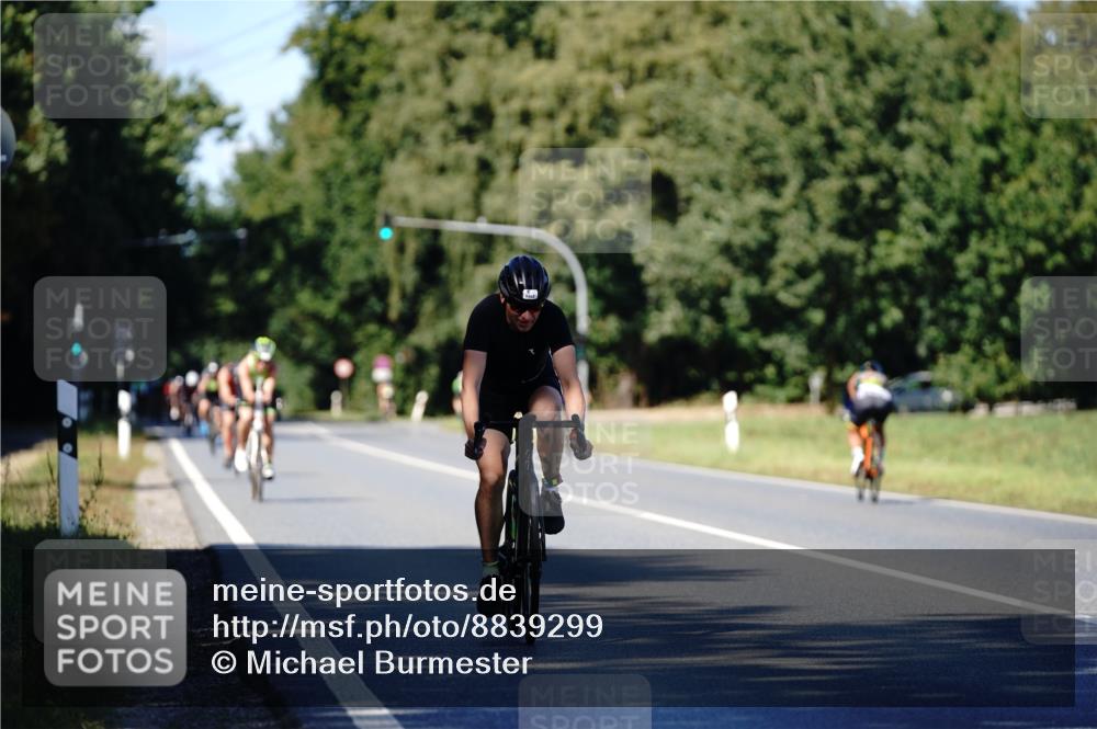 07.09.2025 - 19. Norderstedt Triathlon Michael Burmester http://msf.ph/oto/8839299 07.09.2025 14:41:07 Radfahren 1462 meine-sportfotos.de