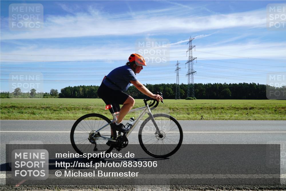 07.09.2025 - 19. Norderstedt Triathlon Michael Burmester http://msf.ph/oto/8839306 07.09.2025 12:12:06 Radfahren 217 meine-sportfotos.de