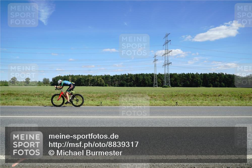 07.09.2025 - 19. Norderstedt Triathlon Michael Burmester http://msf.ph/oto/8839317 07.09.2025 14:21:30 Radfahren  meine-sportfotos.de