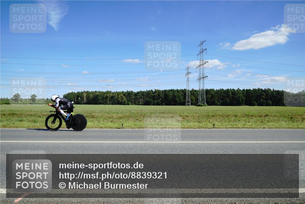 07.09.2025 - 19. Norderstedt Triathlon Michael Burmester http://msf.ph/oto/8839321 07.09.2025 14:21:36 Radfahren  meine-sportfotos.de