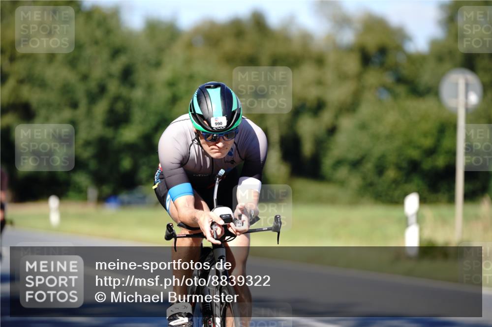 07.09.2025 - 19. Norderstedt Triathlon Michael Burmester http://msf.ph/oto/8839322 07.09.2025 14:41:19 Radfahren 437, 454, 990, 992, 1501 meine-sportfotos.de