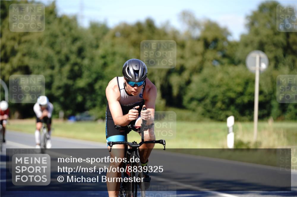 07.09.2025 - 19. Norderstedt Triathlon Michael Burmester http://msf.ph/oto/8839325 07.09.2025 14:41:21 Radfahren 437, 449, 454, 976, 989, 990, 992, 1501 meine-sportfotos.de