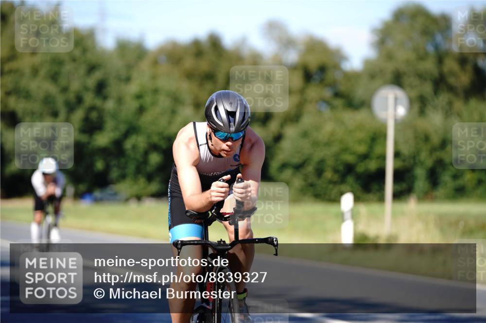 07.09.2025 - 19. Norderstedt Triathlon Michael Burmester http://msf.ph/oto/8839327 07.09.2025 14:41:21 Radfahren 437, 449, 454, 976, 989, 990, 992, 1501 meine-sportfotos.de