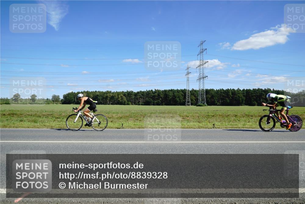 07.09.2025 - 19. Norderstedt Triathlon Michael Burmester http://msf.ph/oto/8839328 07.09.2025 14:21:37 Radfahren 999 meine-sportfotos.de