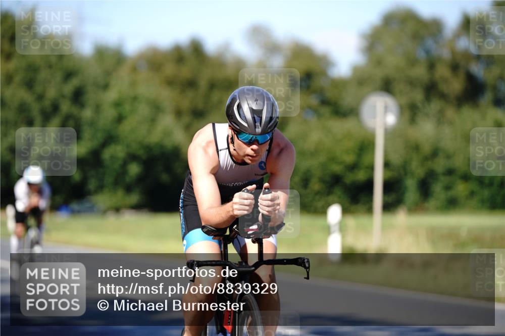 07.09.2025 - 19. Norderstedt Triathlon Michael Burmester http://msf.ph/oto/8839329 07.09.2025 14:41:21 Radfahren 437, 449, 454, 976, 989, 990, 992, 1501 meine-sportfotos.de