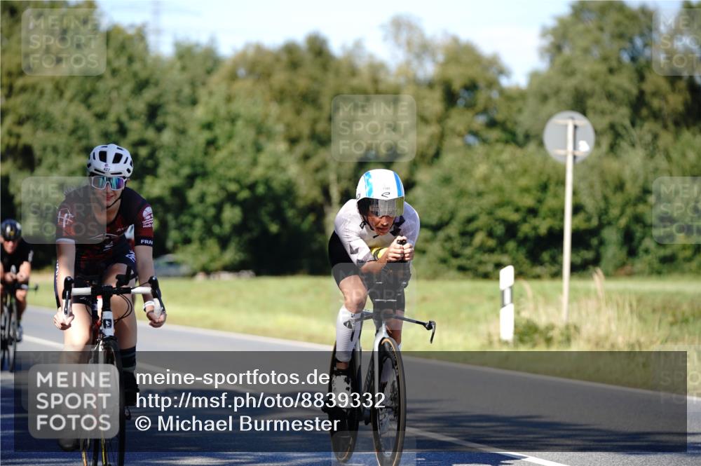 07.09.2025 - 19. Norderstedt Triathlon Michael Burmester http://msf.ph/oto/8839332 07.09.2025 14:41:22 Radfahren 437, 449, 976, 989, 990, 992, 1501 meine-sportfotos.de