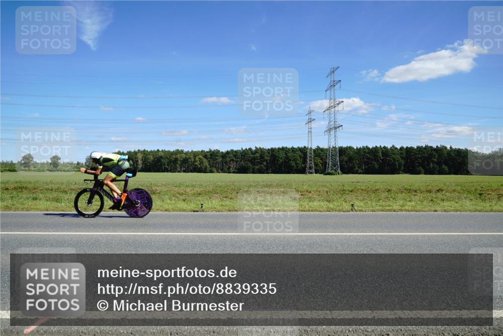 07.09.2025 - 19. Norderstedt Triathlon Michael Burmester http://msf.ph/oto/8839335 07.09.2025 14:21:38 Radfahren 417, 999, 1003 meine-sportfotos.de