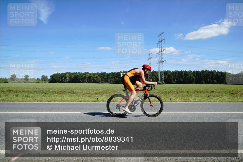 07.09.2025 - 19. Norderstedt Triathlon Michael Burmester http://msf.ph/oto/8839341 07.09.2025 14:21:40 Radfahren 417, 999, 1003 meine-sportfotos.de
