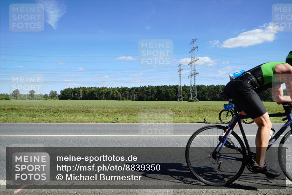 07.09.2025 - 19. Norderstedt Triathlon Michael Burmester http://msf.ph/oto/8839350 07.09.2025 14:21:41 Radfahren 417, 999, 1003 meine-sportfotos.de