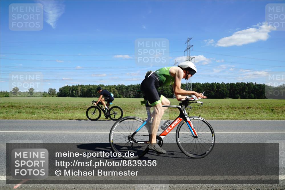 07.09.2025 - 19. Norderstedt Triathlon Michael Burmester http://msf.ph/oto/8839356 07.09.2025 14:21:41 Radfahren 417, 999, 1003 meine-sportfotos.de