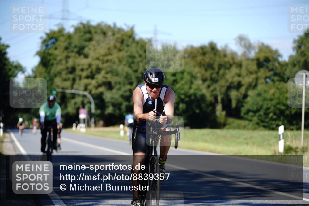 07.09.2025 - 19. Norderstedt Triathlon Michael Burmester http://msf.ph/oto/8839357 07.09.2025 14:41:29 Radfahren 373, 441, 896, 905, 959, 963, 1434 meine-sportfotos.de