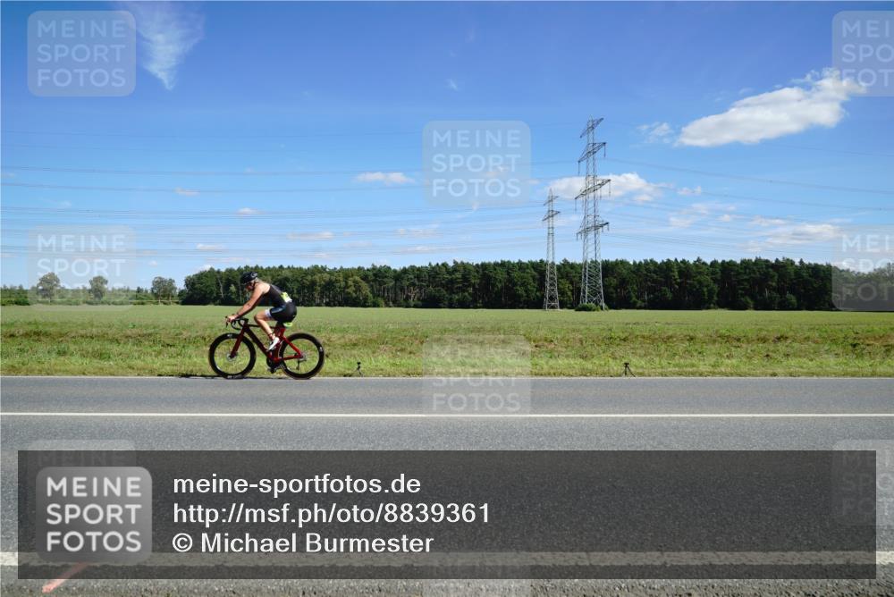 07.09.2025 - 19. Norderstedt Triathlon Michael Burmester http://msf.ph/oto/8839361 07.09.2025 14:21:43 Radfahren 417, 999, 1003 meine-sportfotos.de