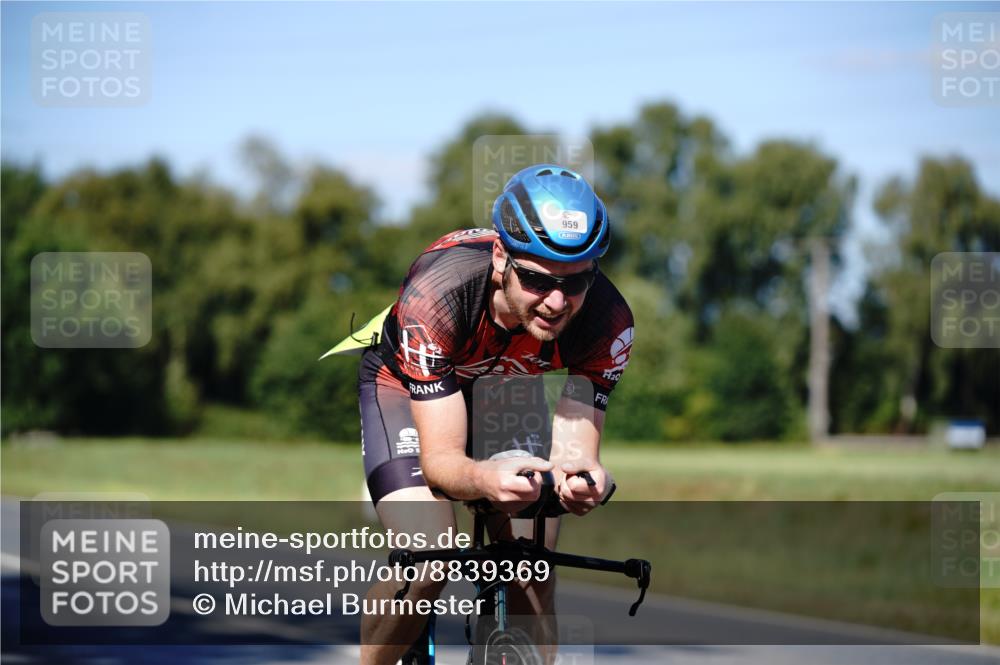 07.09.2025 - 19. Norderstedt Triathlon Michael Burmester http://msf.ph/oto/8839369 07.09.2025 14:41:32 Radfahren 441, 905, 959, 963 meine-sportfotos.de