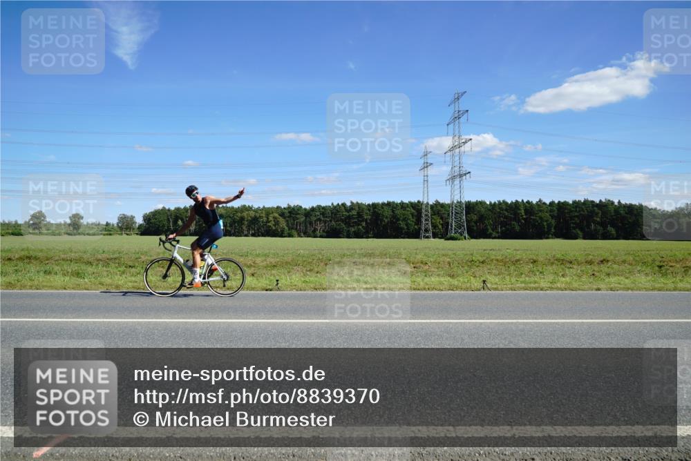 07.09.2025 - 19. Norderstedt Triathlon Michael Burmester http://msf.ph/oto/8839370 07.09.2025 14:21:45 Radfahren  meine-sportfotos.de