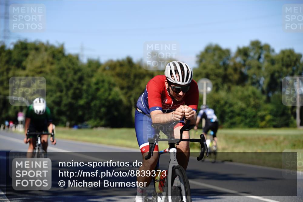 07.09.2025 - 19. Norderstedt Triathlon Michael Burmester http://msf.ph/oto/8839373 07.09.2025 14:41:38 Radfahren 1493, 1496 meine-sportfotos.de