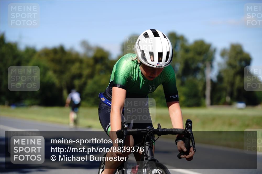 07.09.2025 - 19. Norderstedt Triathlon Michael Burmester http://msf.ph/oto/8839376 07.09.2025 14:41:39 Radfahren 1493, 1496 meine-sportfotos.de