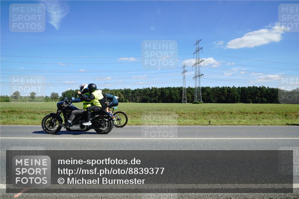 07.09.2025 - 19. Norderstedt Triathlon Michael Burmester http://msf.ph/oto/8839377 07.09.2025 14:21:46 Radfahren 872 meine-sportfotos.de