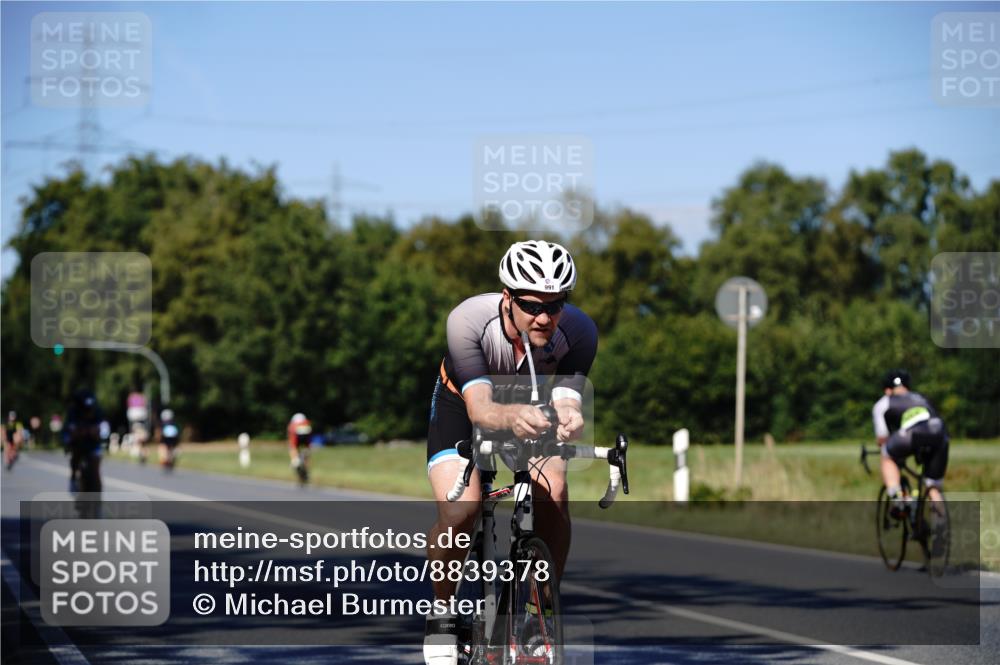 07.09.2025 - 19. Norderstedt Triathlon Michael Burmester http://msf.ph/oto/8839378 07.09.2025 14:41:50 Radfahren 444, 991 meine-sportfotos.de