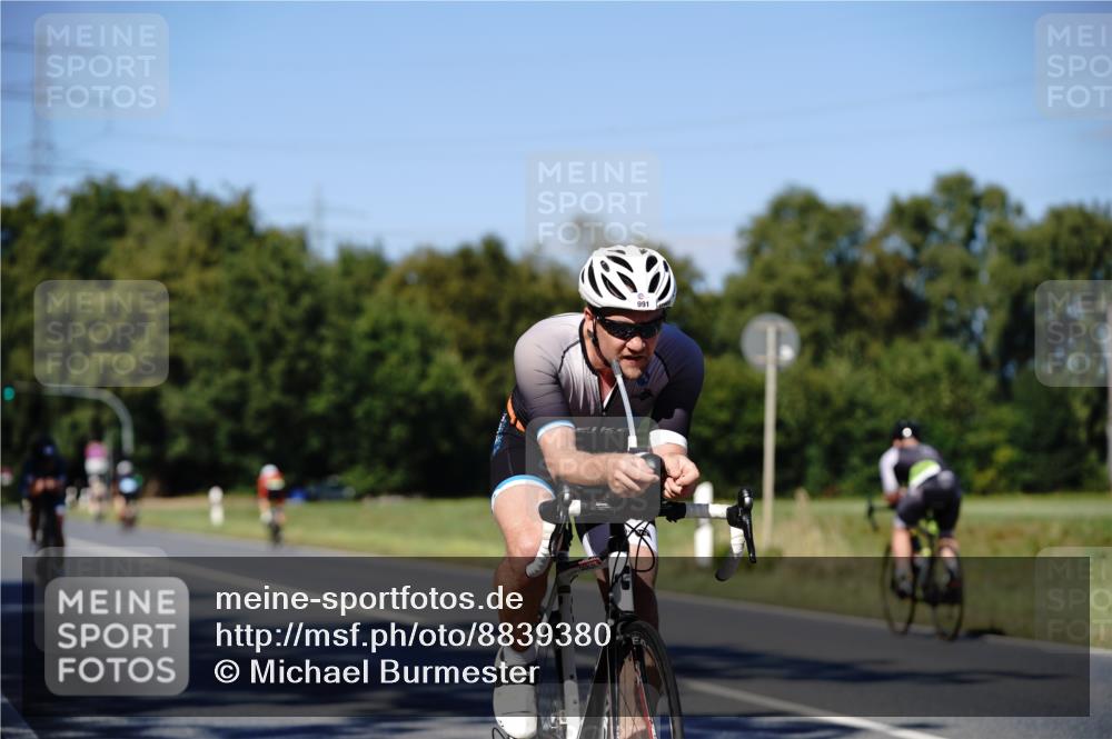 07.09.2025 - 19. Norderstedt Triathlon Michael Burmester http://msf.ph/oto/8839380 07.09.2025 14:41:50 Radfahren 444, 991 meine-sportfotos.de