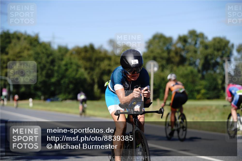 07.09.2025 - 19. Norderstedt Triathlon Michael Burmester http://msf.ph/oto/8839385 07.09.2025 14:41:52 Radfahren 444, 464, 991 meine-sportfotos.de