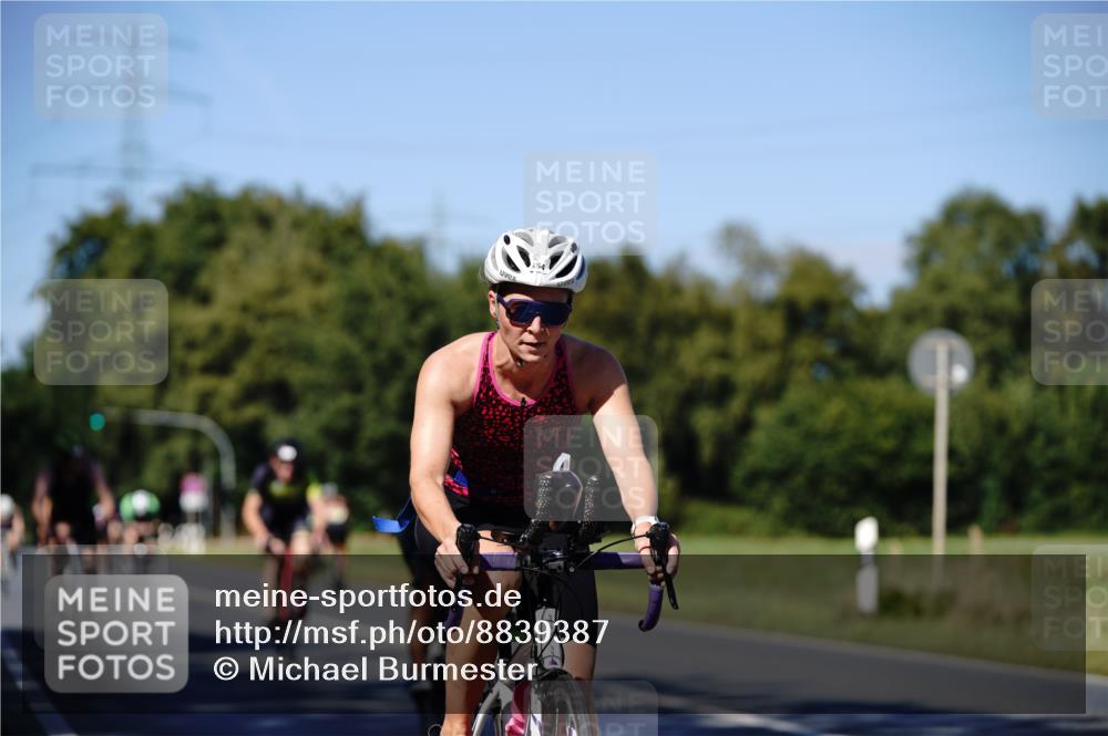 07.09.2025 - 19. Norderstedt Triathlon Michael Burmester http://msf.ph/oto/8839387 07.09.2025 14:41:55 Radfahren 391, 464, 917, 1483 meine-sportfotos.de