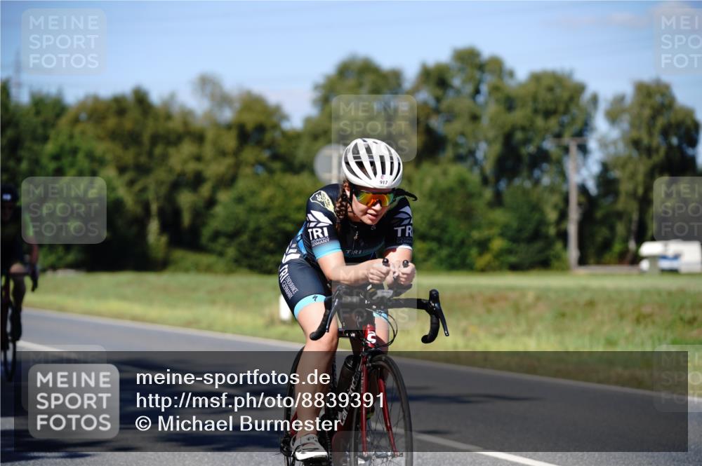 07.09.2025 - 19. Norderstedt Triathlon Michael Burmester http://msf.ph/oto/8839391 07.09.2025 14:41:56 Radfahren 391, 463, 464, 917, 1483, 1488 meine-sportfotos.de