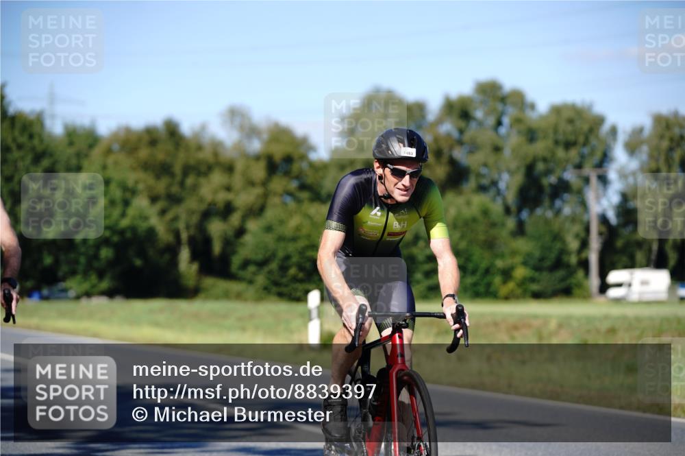 07.09.2025 - 19. Norderstedt Triathlon Michael Burmester http://msf.ph/oto/8839397 07.09.2025 14:41:57 Radfahren 391, 463, 464, 917, 1483, 1488 meine-sportfotos.de