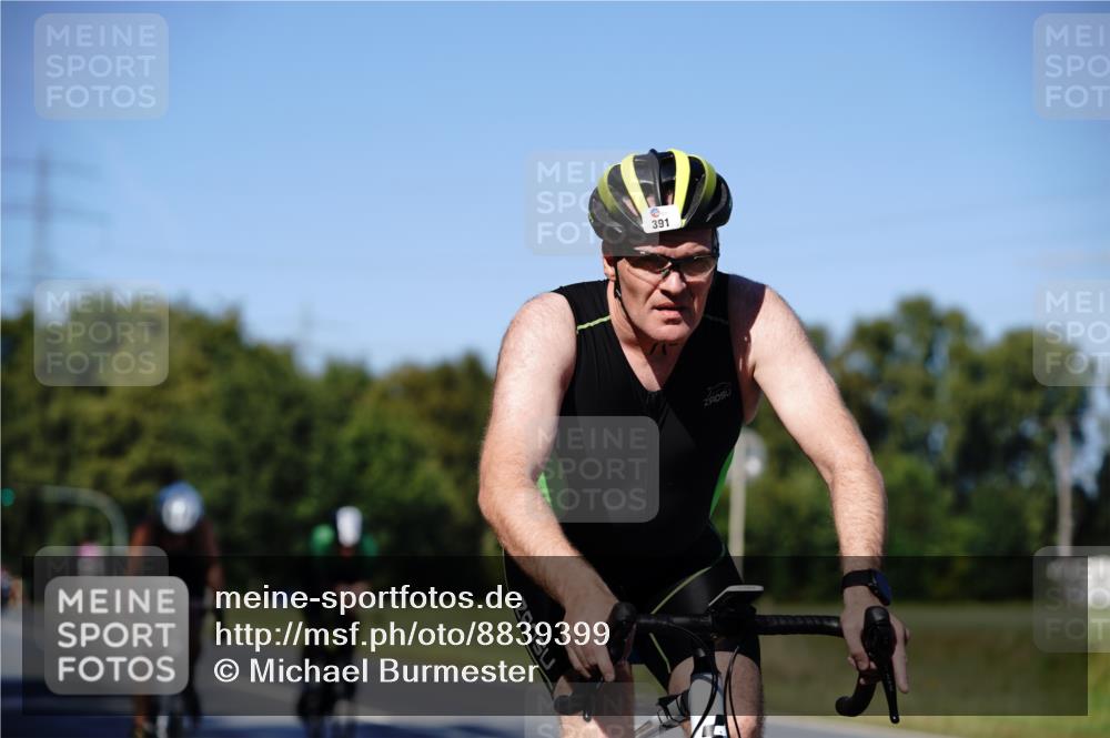 07.09.2025 - 19. Norderstedt Triathlon Michael Burmester http://msf.ph/oto/8839399 07.09.2025 14:41:58 Radfahren 391, 427, 463, 464, 917, 1424, 1483, 1488 meine-sportfotos.de