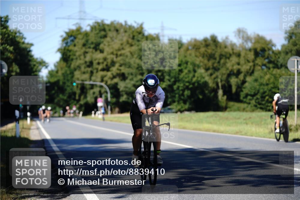 07.09.2025 - 19. Norderstedt Triathlon Michael Burmester http://msf.ph/oto/8839410 07.09.2025 14:42:08 Radfahren 448 meine-sportfotos.de