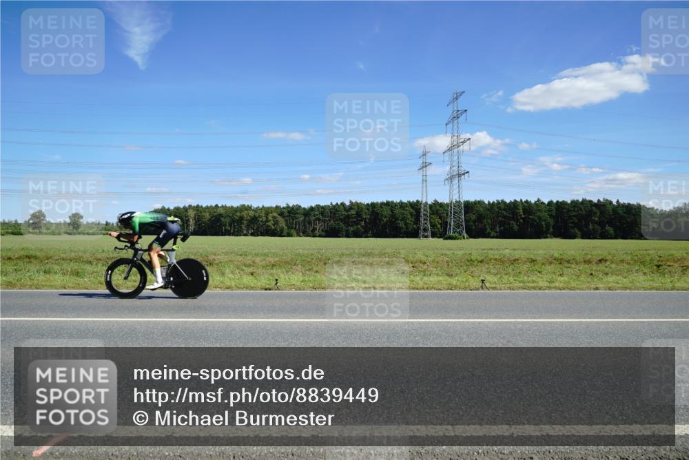 07.09.2025 - 19. Norderstedt Triathlon Michael Burmester http://msf.ph/oto/8839449 07.09.2025 14:22:10 Radfahren  meine-sportfotos.de