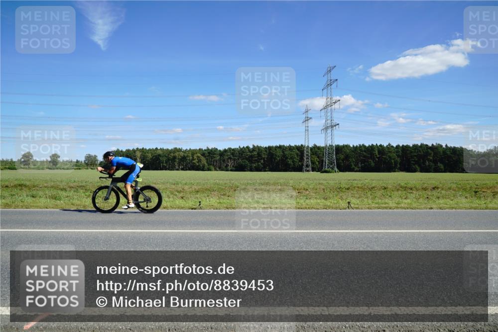 07.09.2025 - 19. Norderstedt Triathlon Michael Burmester http://msf.ph/oto/8839453 07.09.2025 14:22:13 Radfahren  meine-sportfotos.de