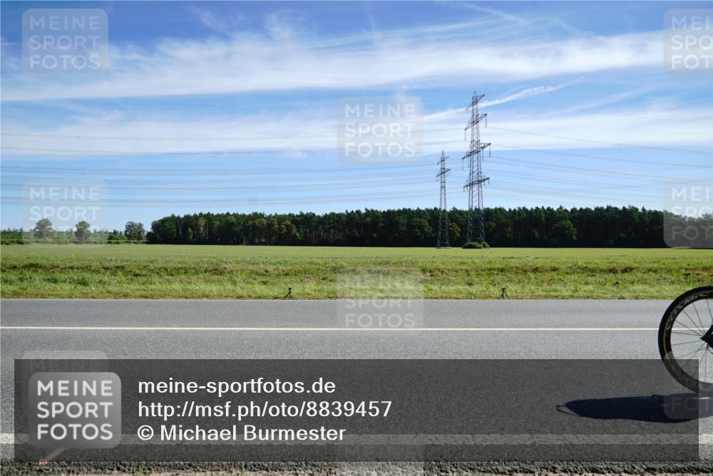 07.09.2025 - 19. Norderstedt Triathlon Michael Burmester http://msf.ph/oto/8839457 07.09.2025 12:13:25 Radfahren 216, 850 meine-sportfotos.de
