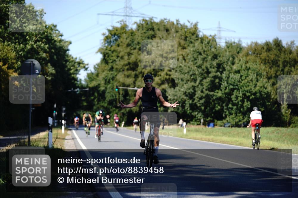 07.09.2025 - 19. Norderstedt Triathlon Michael Burmester http://msf.ph/oto/8839458 07.09.2025 14:42:50 Radfahren 1408, 1502 meine-sportfotos.de