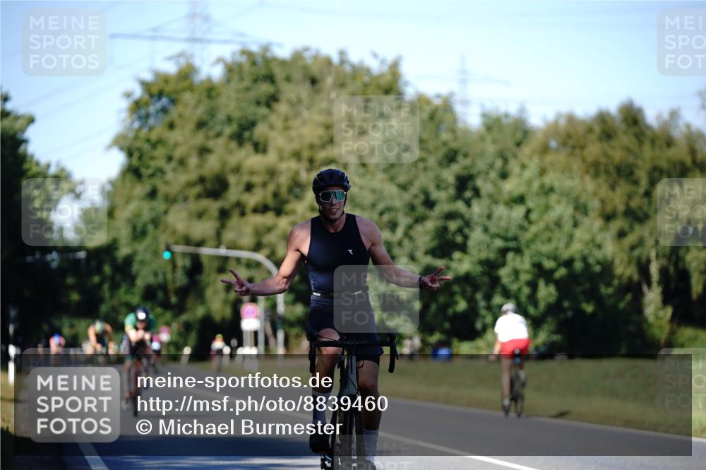 07.09.2025 - 19. Norderstedt Triathlon Michael Burmester http://msf.ph/oto/8839460 07.09.2025 14:42:51 Radfahren 1408, 1502 meine-sportfotos.de