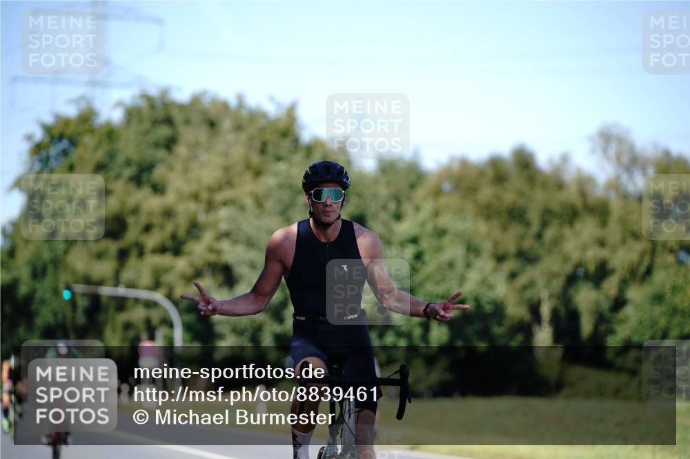 07.09.2025 - 19. Norderstedt Triathlon Michael Burmester http://msf.ph/oto/8839461 07.09.2025 14:42:51 Radfahren 1408, 1502 meine-sportfotos.de
