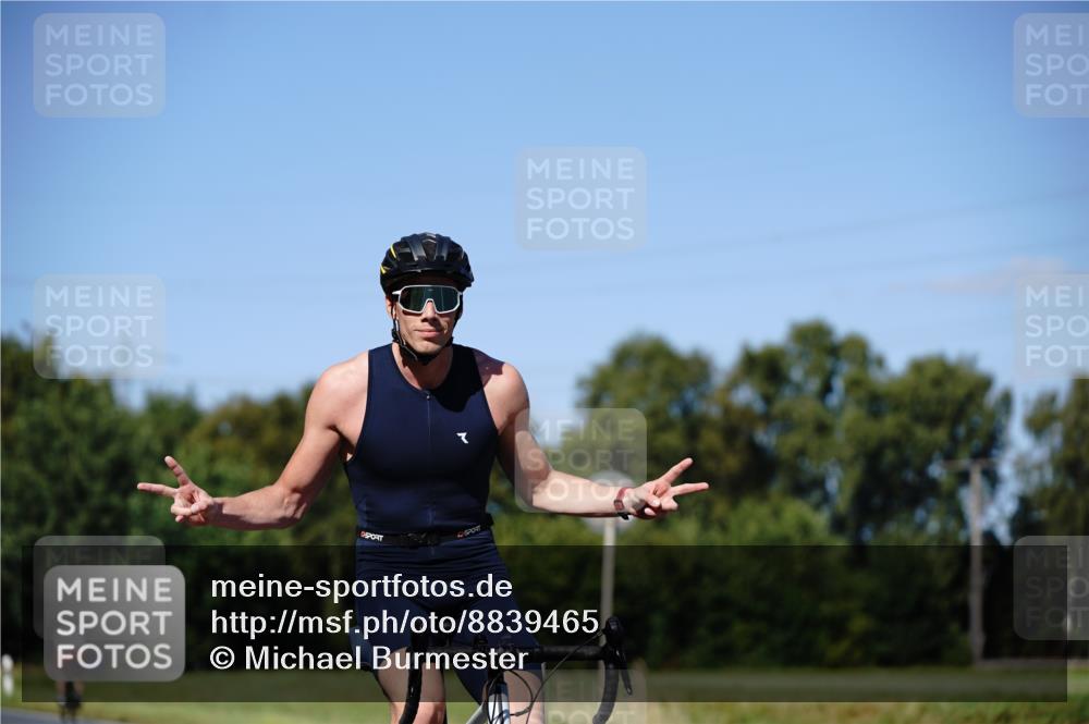 07.09.2025 - 19. Norderstedt Triathlon Michael Burmester http://msf.ph/oto/8839465 07.09.2025 14:42:52 Radfahren 1408, 1502 meine-sportfotos.de