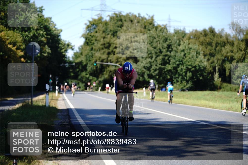 07.09.2025 - 19. Norderstedt Triathlon Michael Burmester http://msf.ph/oto/8839483 07.09.2025 14:43:01 Radfahren 1022 meine-sportfotos.de