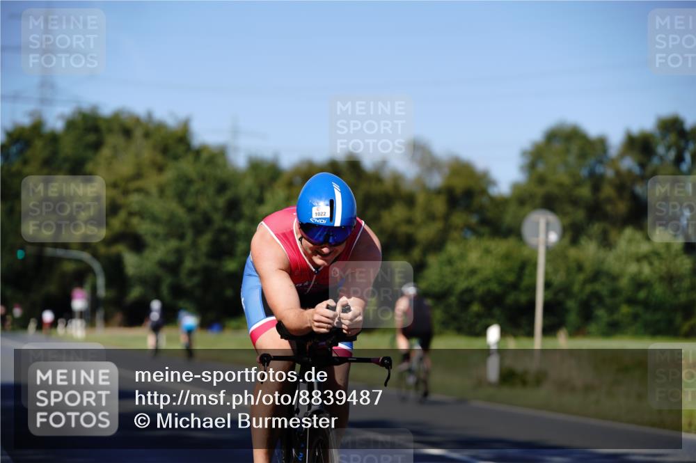 07.09.2025 - 19. Norderstedt Triathlon Michael Burmester http://msf.ph/oto/8839487 07.09.2025 14:43:02 Radfahren 1022 meine-sportfotos.de