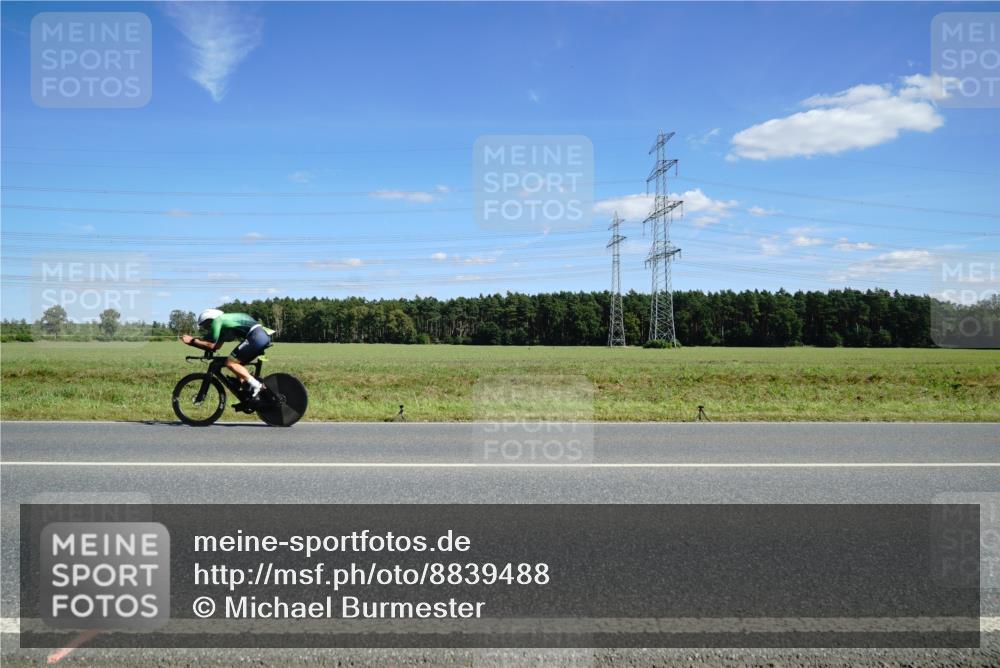07.09.2025 - 19. Norderstedt Triathlon Michael Burmester http://msf.ph/oto/8839488 07.09.2025 14:22:27 Radfahren 980 meine-sportfotos.de