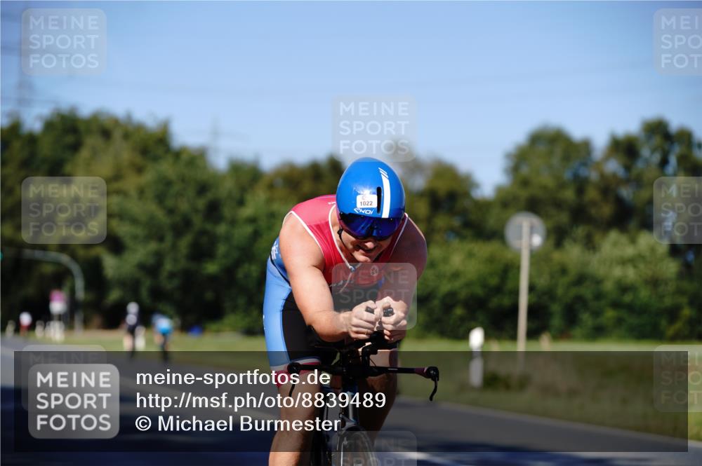 07.09.2025 - 19. Norderstedt Triathlon Michael Burmester http://msf.ph/oto/8839489 07.09.2025 14:43:02 Radfahren 1022 meine-sportfotos.de
