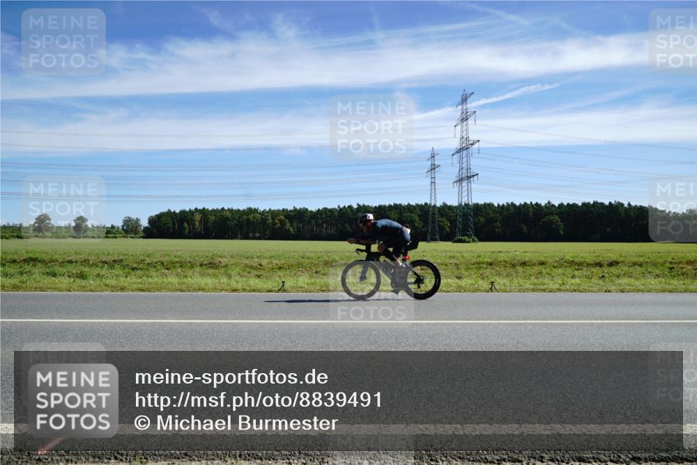 07.09.2025 - 19. Norderstedt Triathlon Michael Burmester http://msf.ph/oto/8839491 07.09.2025 12:13:47 Radfahren 1231 meine-sportfotos.de