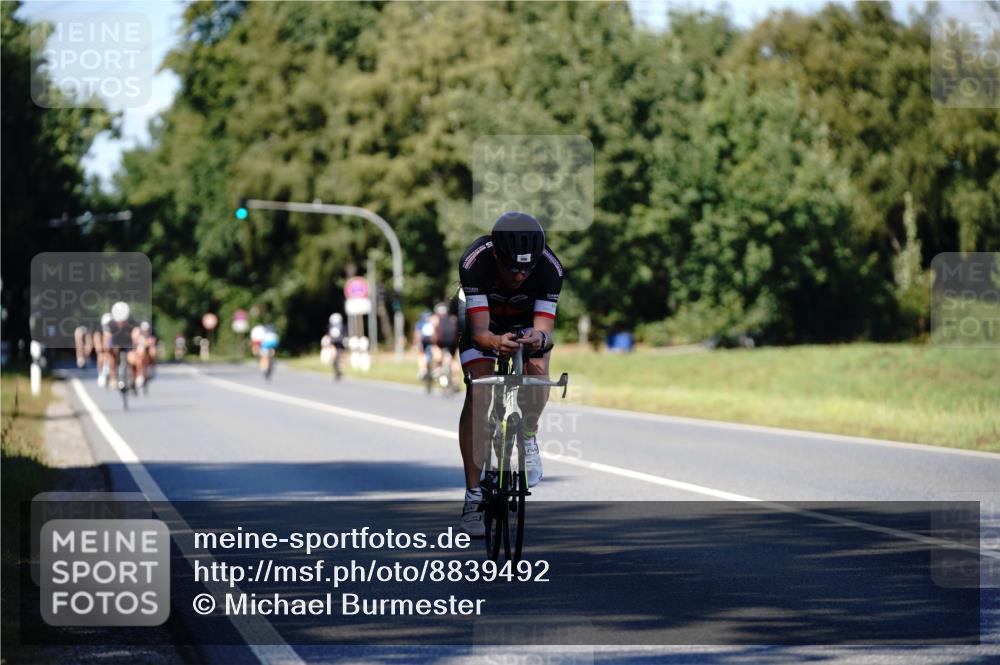 07.09.2025 - 19. Norderstedt Triathlon Michael Burmester http://msf.ph/oto/8839492 07.09.2025 14:43:08 Radfahren 986 meine-sportfotos.de