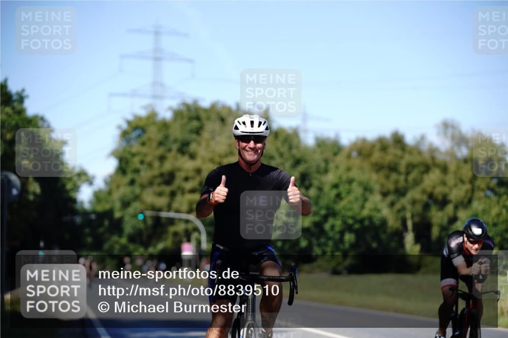 07.09.2025 - 19. Norderstedt Triathlon Michael Burmester http://msf.ph/oto/8839510 07.09.2025 14:43:14 Radfahren 400, 983, 1025 meine-sportfotos.de