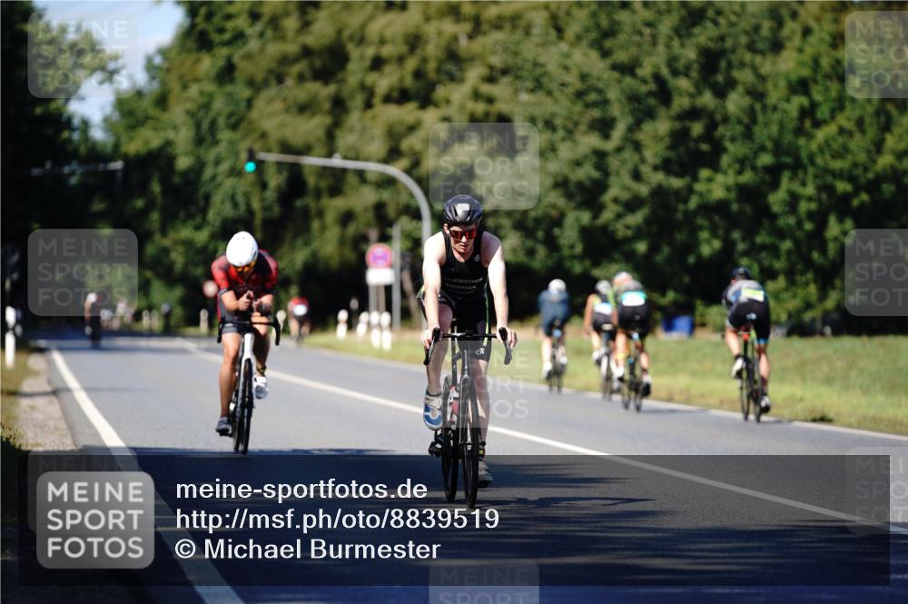 07.09.2025 - 19. Norderstedt Triathlon Michael Burmester http://msf.ph/oto/8839519 07.09.2025 14:43:21 Radfahren 960, 995 meine-sportfotos.de