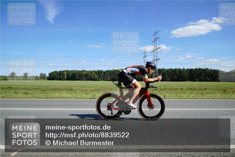 07.09.2025 - 19. Norderstedt Triathlon Michael Burmester http://msf.ph/oto/8839522 07.09.2025 14:22:34 Radfahren 911, 983, 1004, 1025, 1032 meine-sportfotos.de