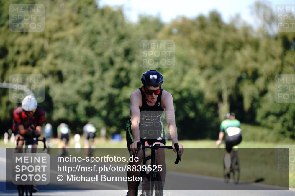 07.09.2025 - 19. Norderstedt Triathlon Michael Burmester http://msf.ph/oto/8839525 07.09.2025 14:43:22 Radfahren 960, 995 meine-sportfotos.de