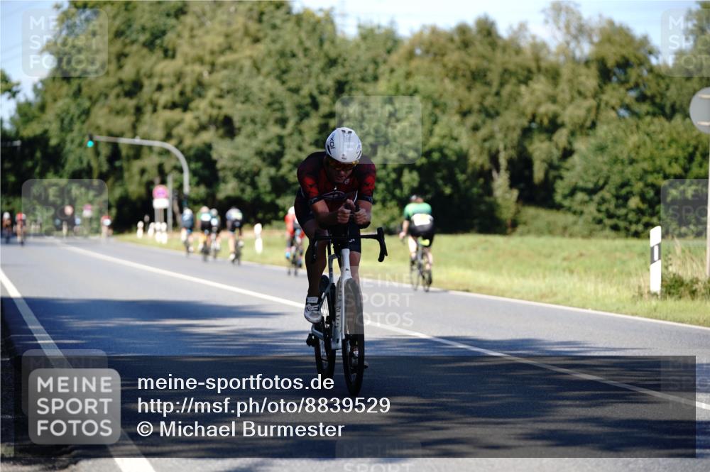 07.09.2025 - 19. Norderstedt Triathlon Michael Burmester http://msf.ph/oto/8839529 07.09.2025 14:43:23 Radfahren 960, 995 meine-sportfotos.de