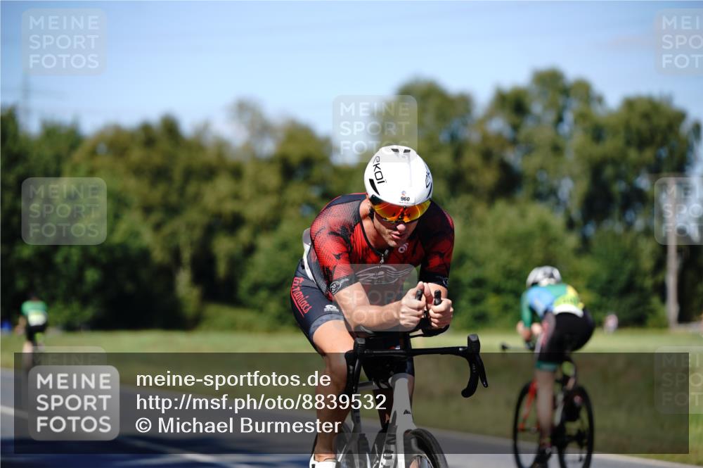 07.09.2025 - 19. Norderstedt Triathlon Michael Burmester http://msf.ph/oto/8839532 07.09.2025 14:43:24 Radfahren 960, 995 meine-sportfotos.de
